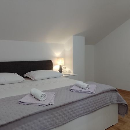 Apartments Mirna Đảo Korčula Ngoại thất bức ảnh